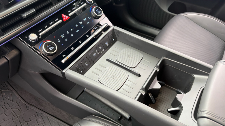 Hyundai SANTA FE 1.6 TGDi Plug-in Hybrid Calligraphy 5dr 4WD Auto Estate